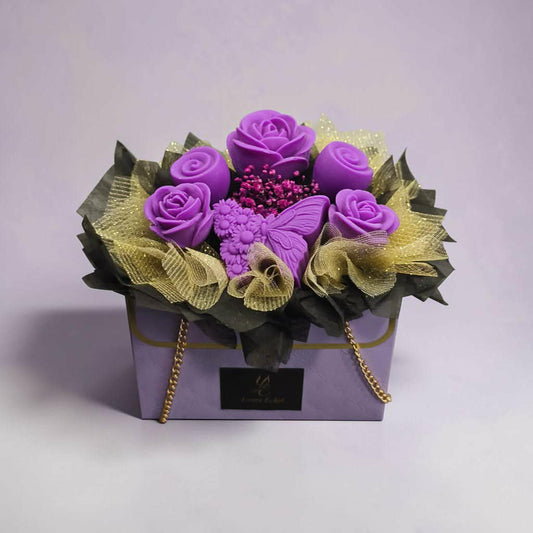«Violet Bouquet Bag» – Πολυτελής Σύνθεση Κεριών
