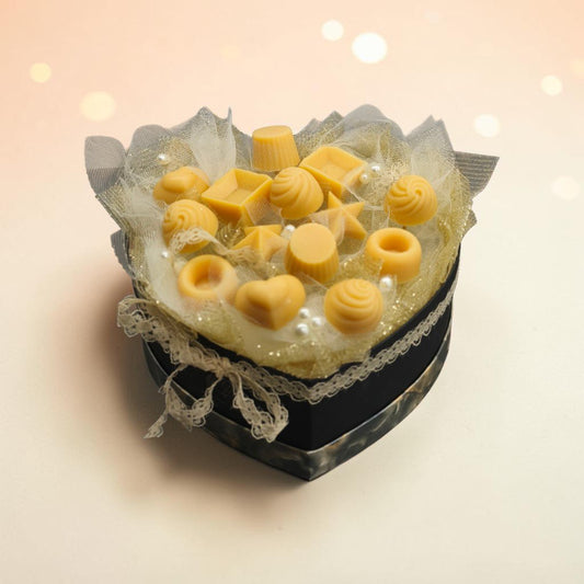 Χειροποίητο Gift Box Καρδιά με Κεριά Σόγιας «Sweet Pralines»
